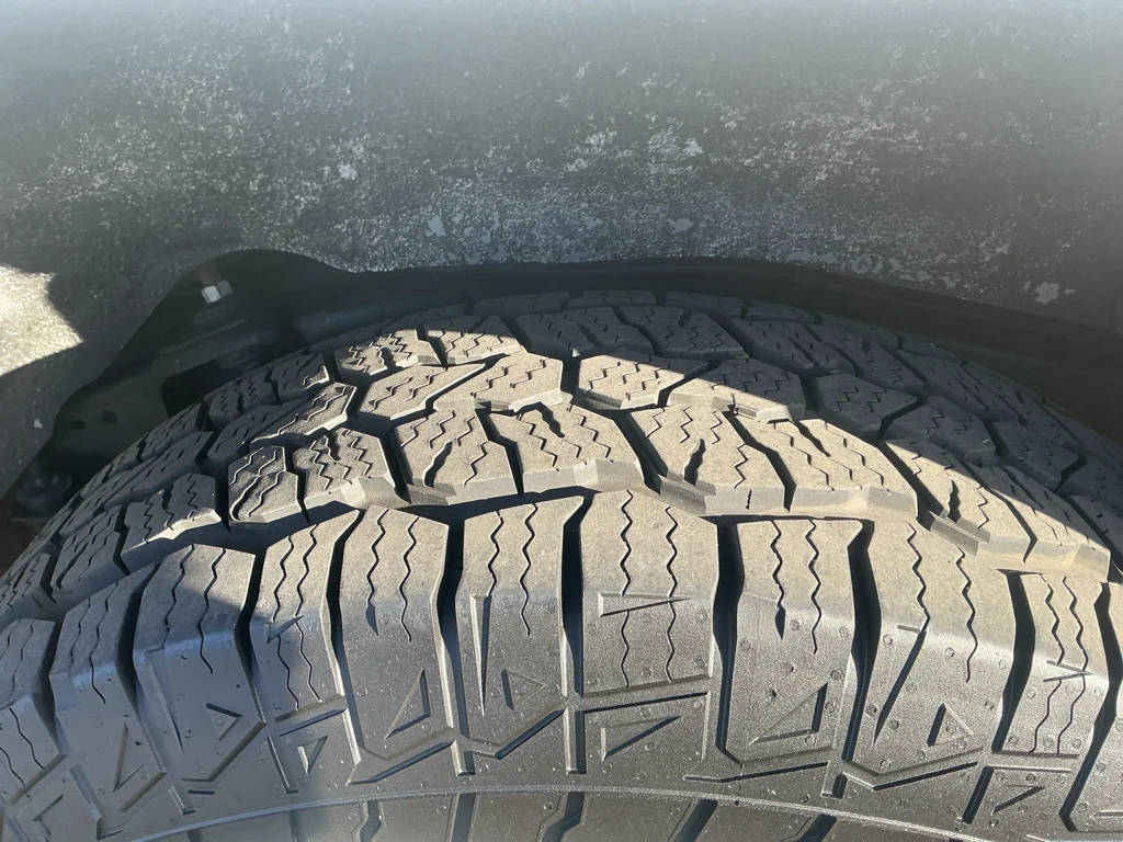 Used 2005 Natural White Toyota SR5 image 10