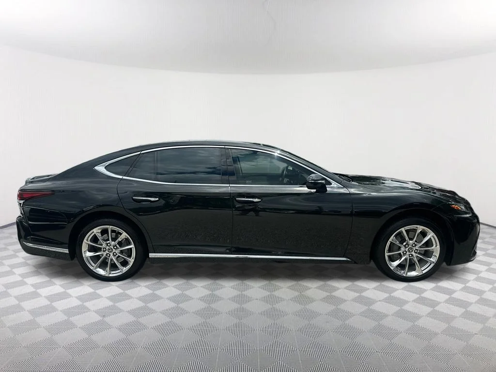 Used 2018  Lexus 500 Base image 4