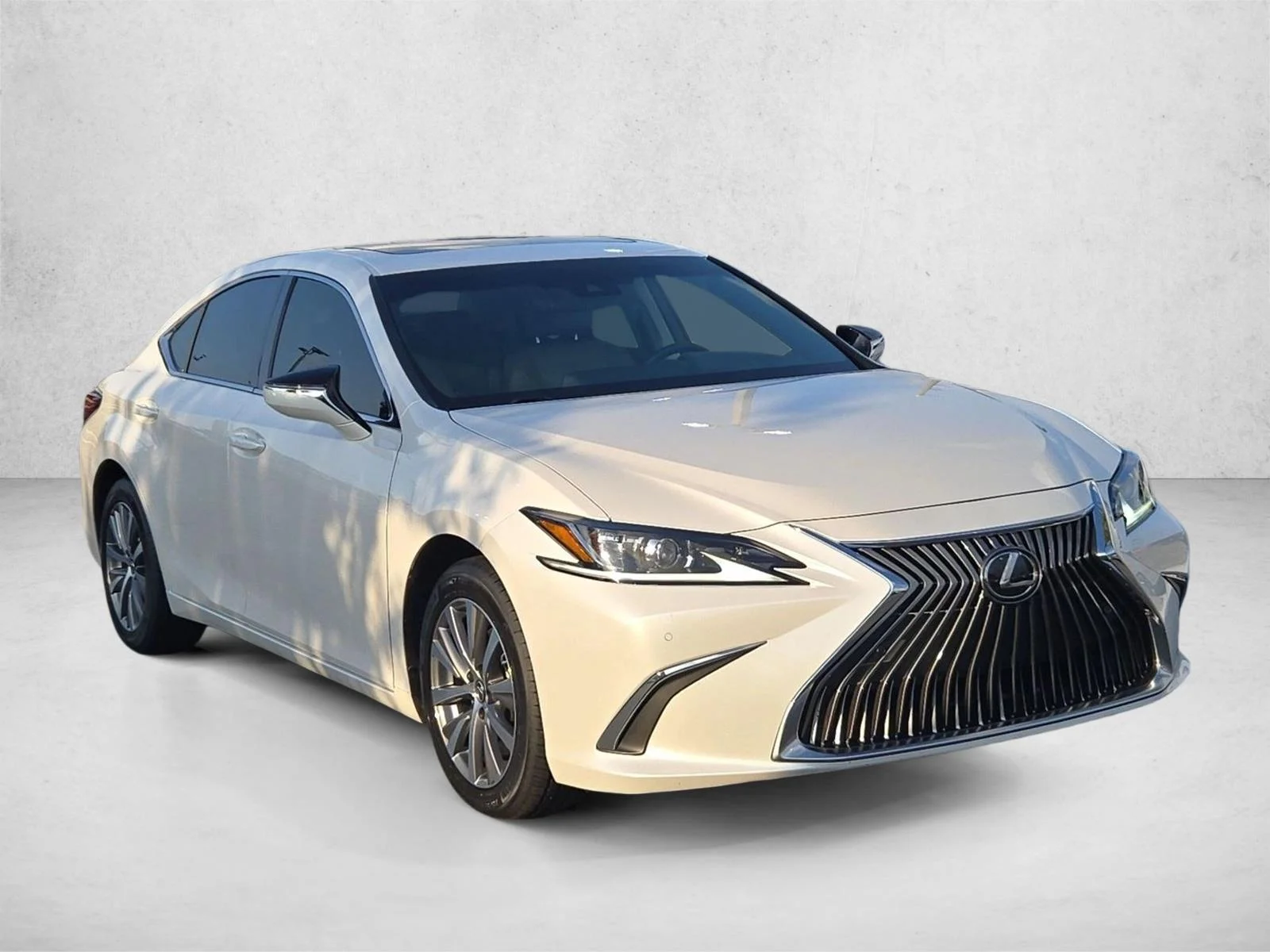 Used 2020 Eminent White Pearl Lexus ES 350 image 3