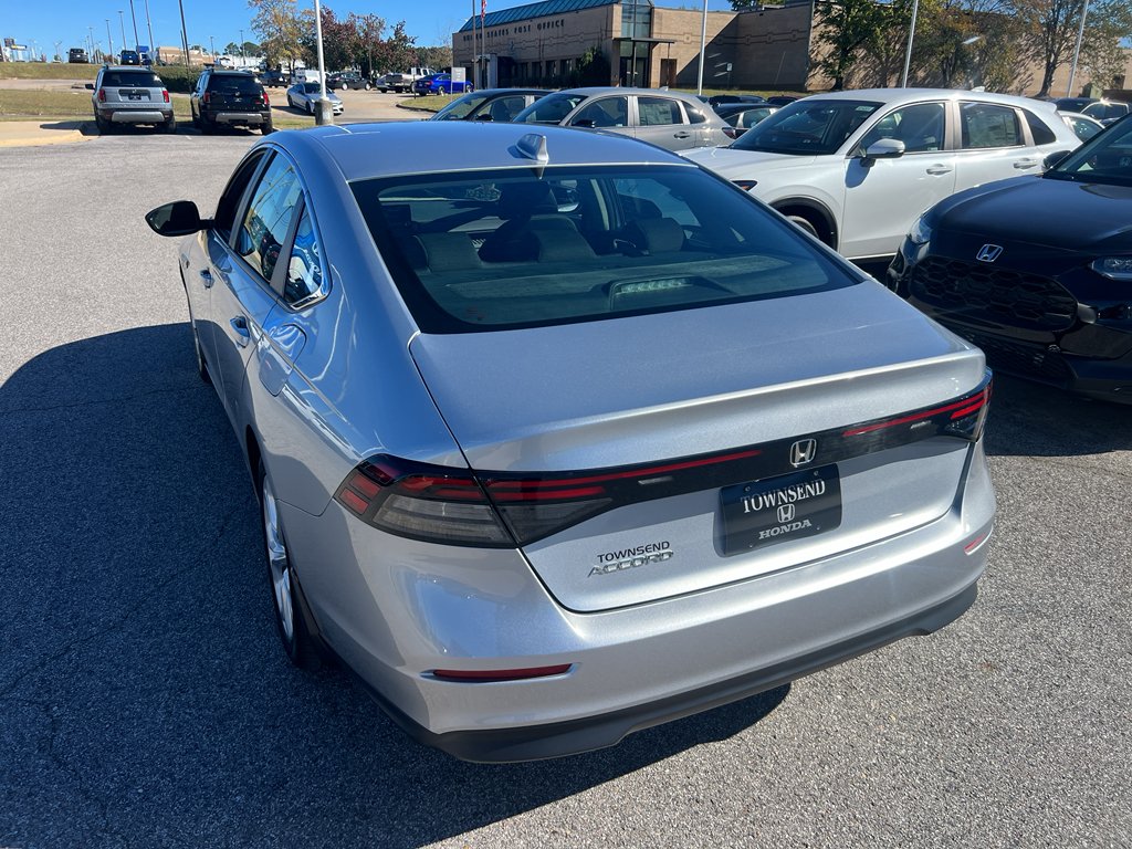 2024 Honda Accord 1.5T LX photo 3