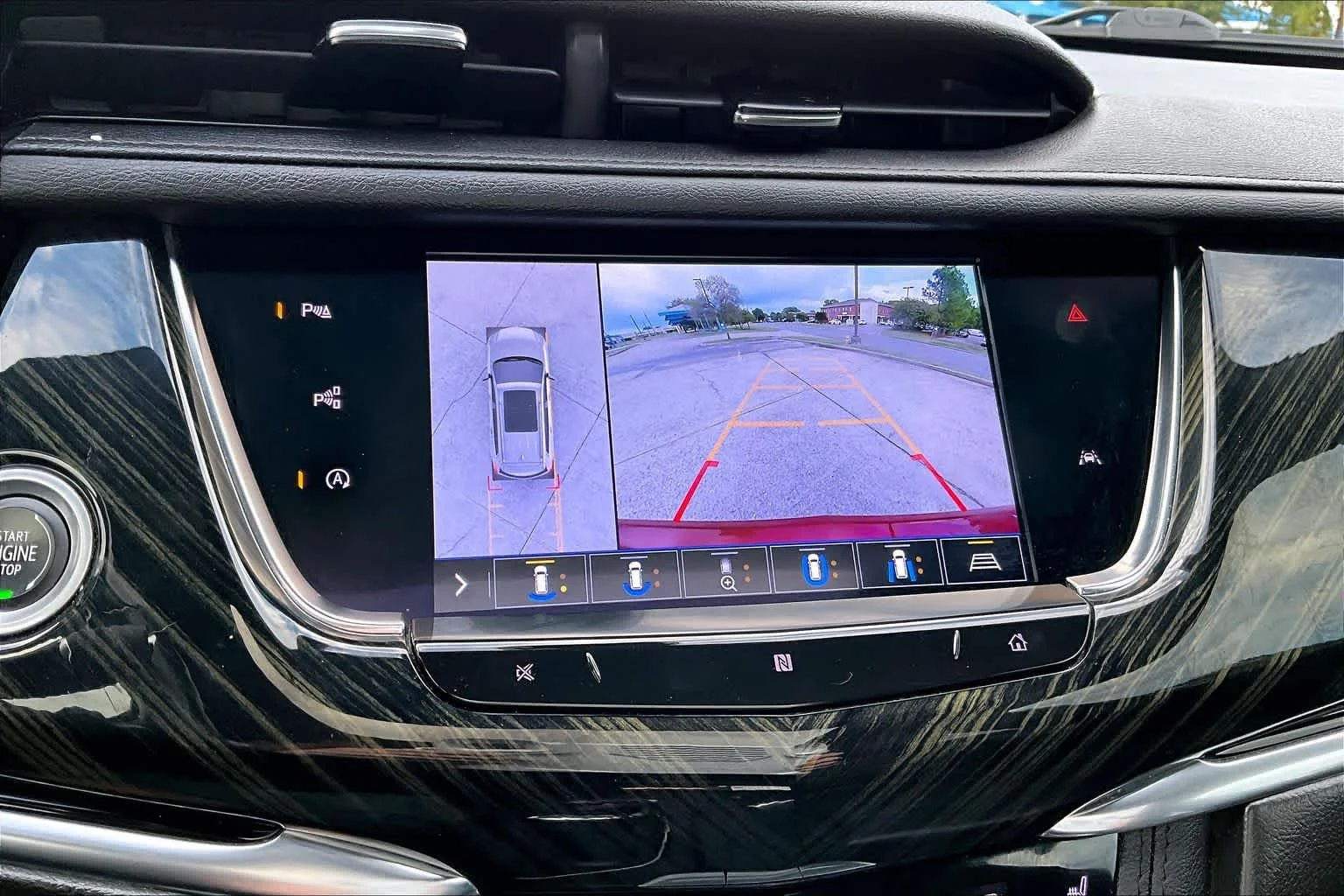 Used 2020 Red Horizon Tintcoat Cadillac FWD Premium Luxury image 27