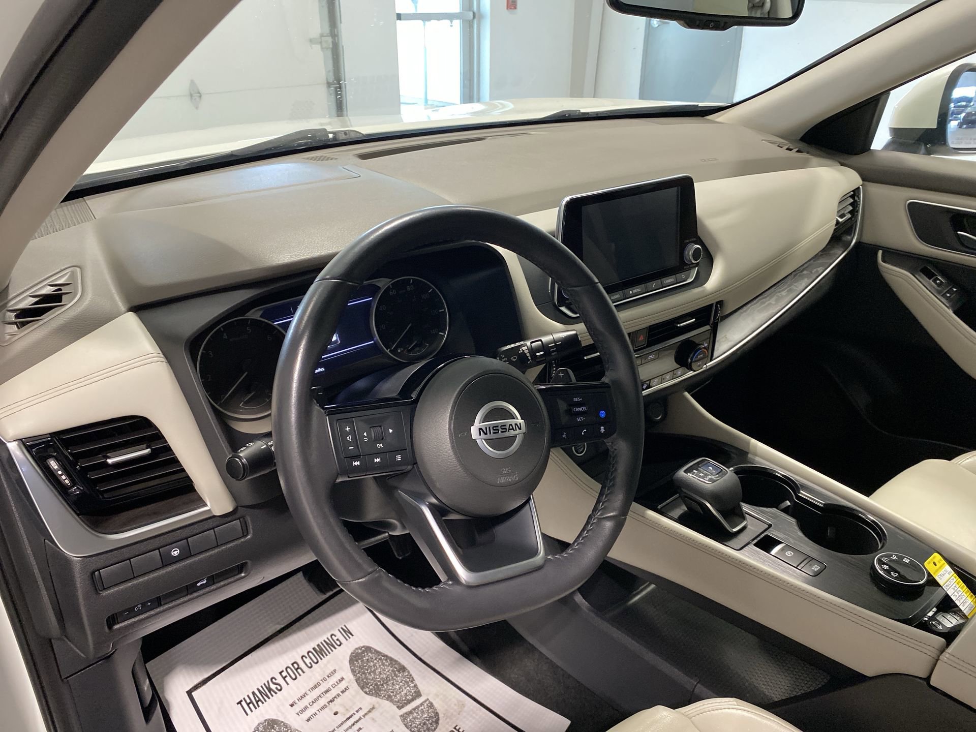 Used 2021 White Nissan SL image 10