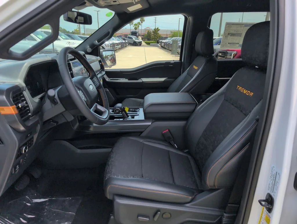 New 2026 White Ford Tremor image 5