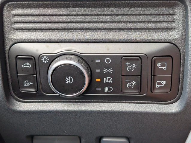 New 2026 Star White Metallic Tri-Coat Ford F-250® Lariat® image 25