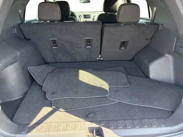 Used 2024 Summit White Chevrolet LT image 19