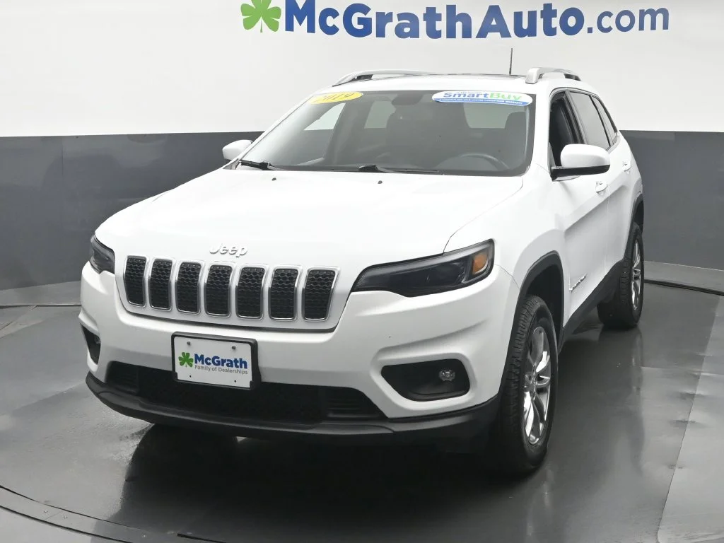 Used 2019 White Jeep Latitude Plus image 23