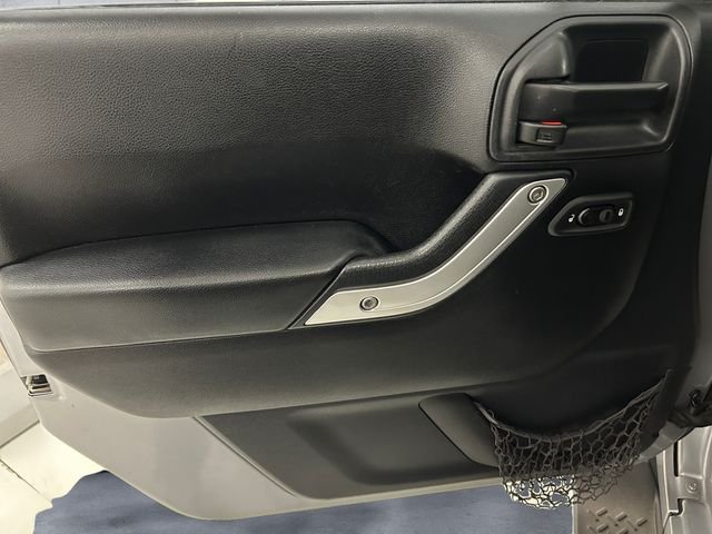 Used 2016 Silver Jeep Unlimited Sahara image 12
