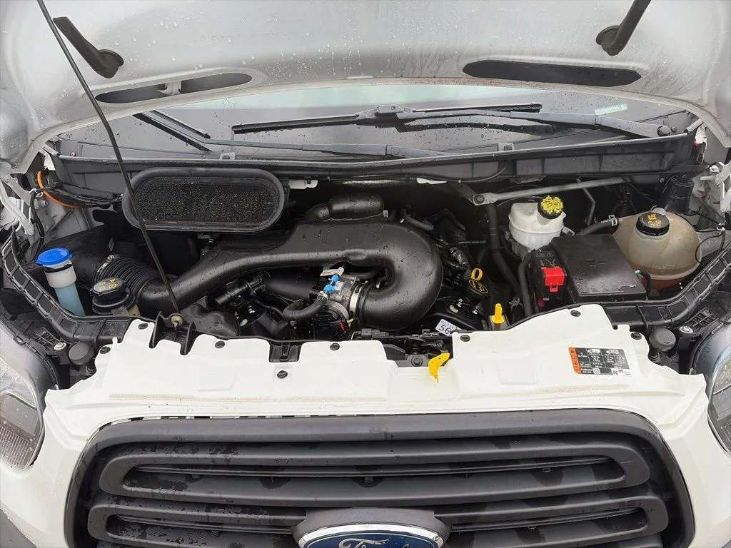 Certified Used 2019 Oxford White Ford Base image 38