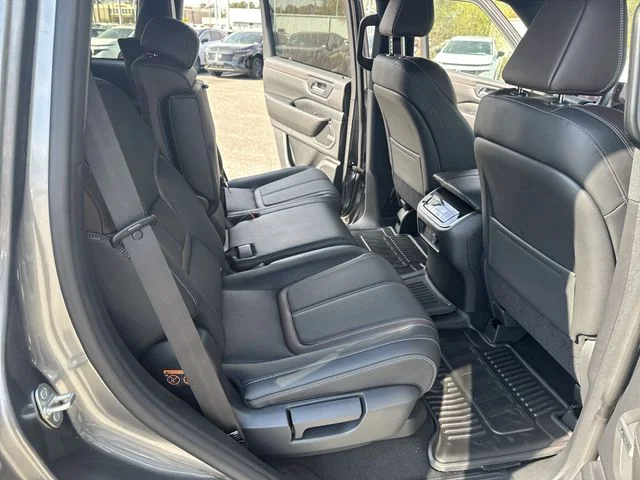 Used 2025 Gray Nissan SL image 11