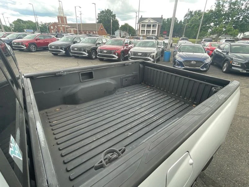 Used 2005 Silver Toyota Base image 13