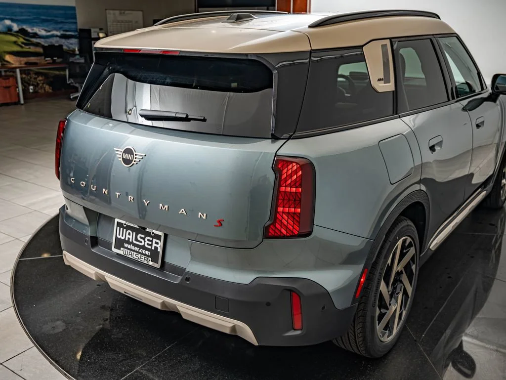 New 2027 Smokey Green Metallic MINI Iconic image 16