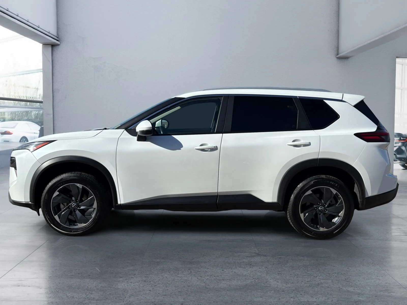 Used 2025 White Nissan SV Moonroof image 2