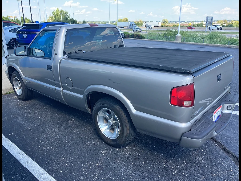 Used 2002 Light Pewter Metallic Chevrolet LS image 5