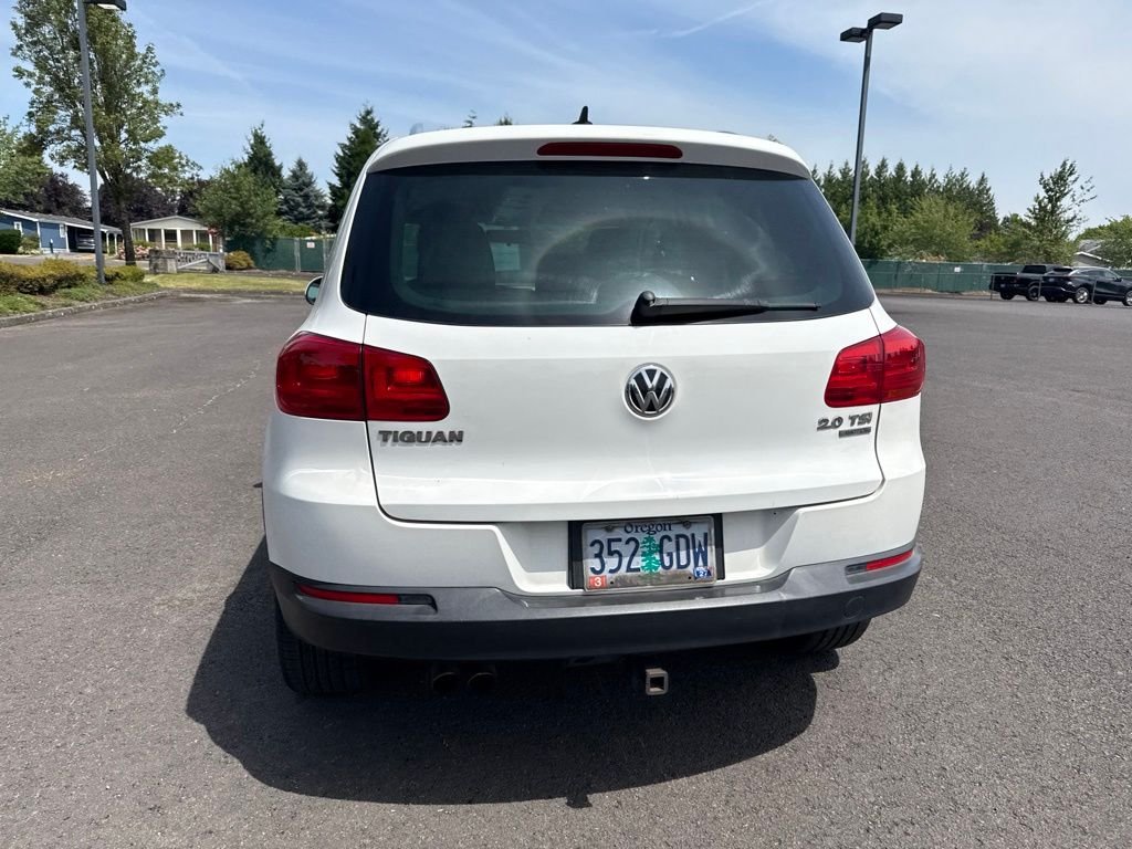 Used 2013 Candy White Volkswagen AWD One-Owner image 6
