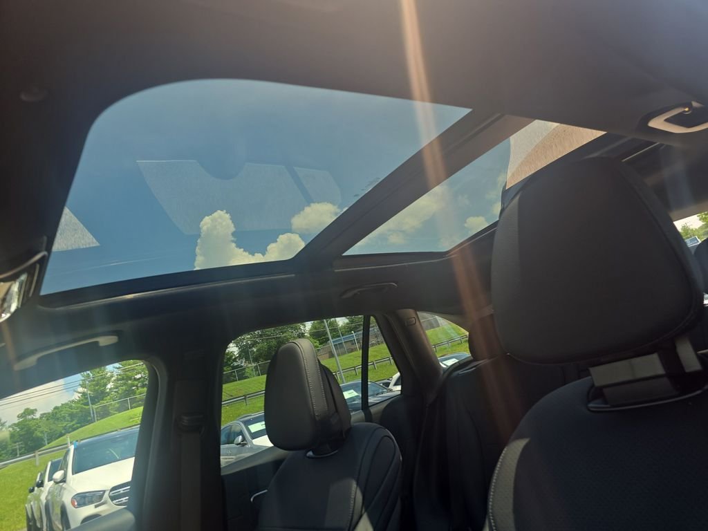 New 2026 Black Mercedes-Benz GLC 300 image 21