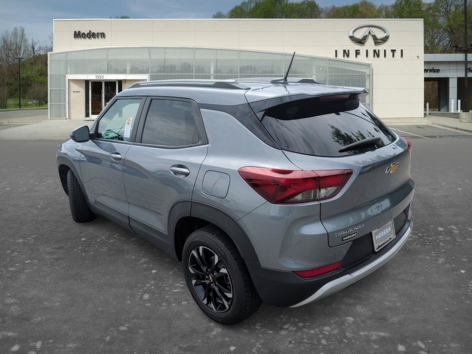 Used 2022 Satin Steel Metallic Chevrolet LT image 5