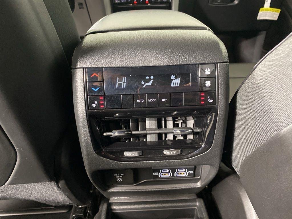 Used 2025 Velvet Red Pearlcoat Jeep Limited image 27