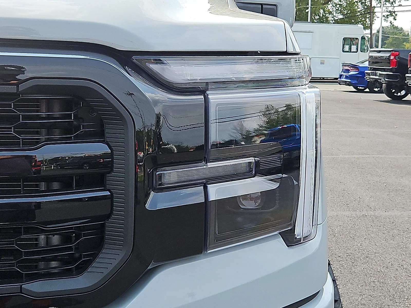 Used 2026 Carbonized Gray Metallic   M7 Ford LARIAT image 9