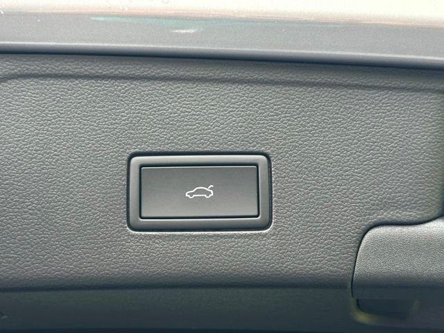 New 2026 Silver Mist Metallic Volkswagen 2.0T SE w/Technology image 19