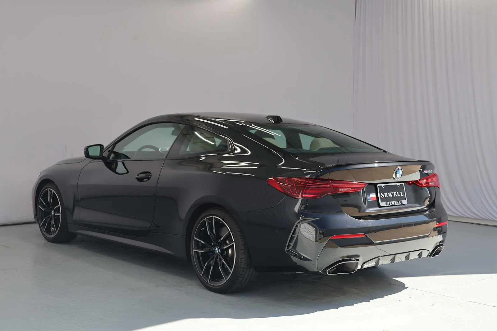 Certified Used 2026 Black Sapphire Metallic BMW M440i image 7