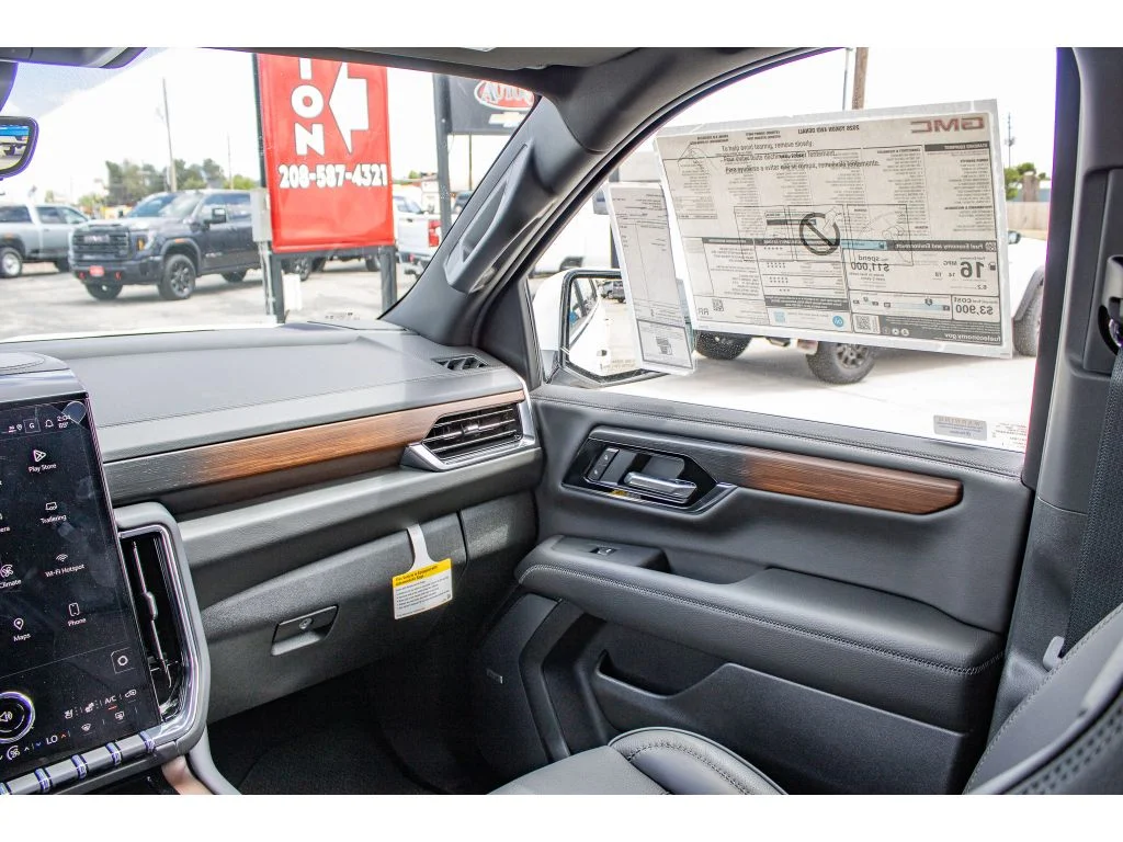 2026 GMC Yukon Denali - Photo 25