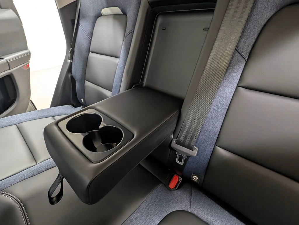 New 2026 Carbonized Gray Metallic Ford Outer Banks® image 15