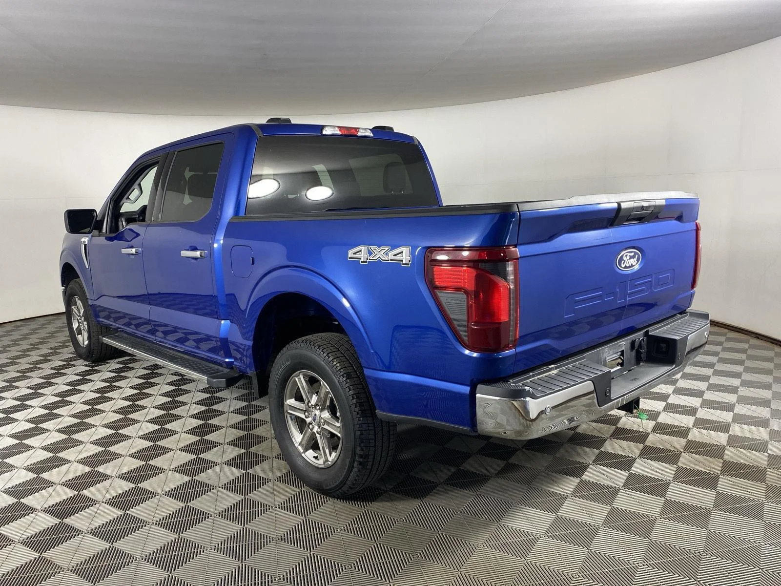 Used 2025 Atlas Blue Ford XLT image 5