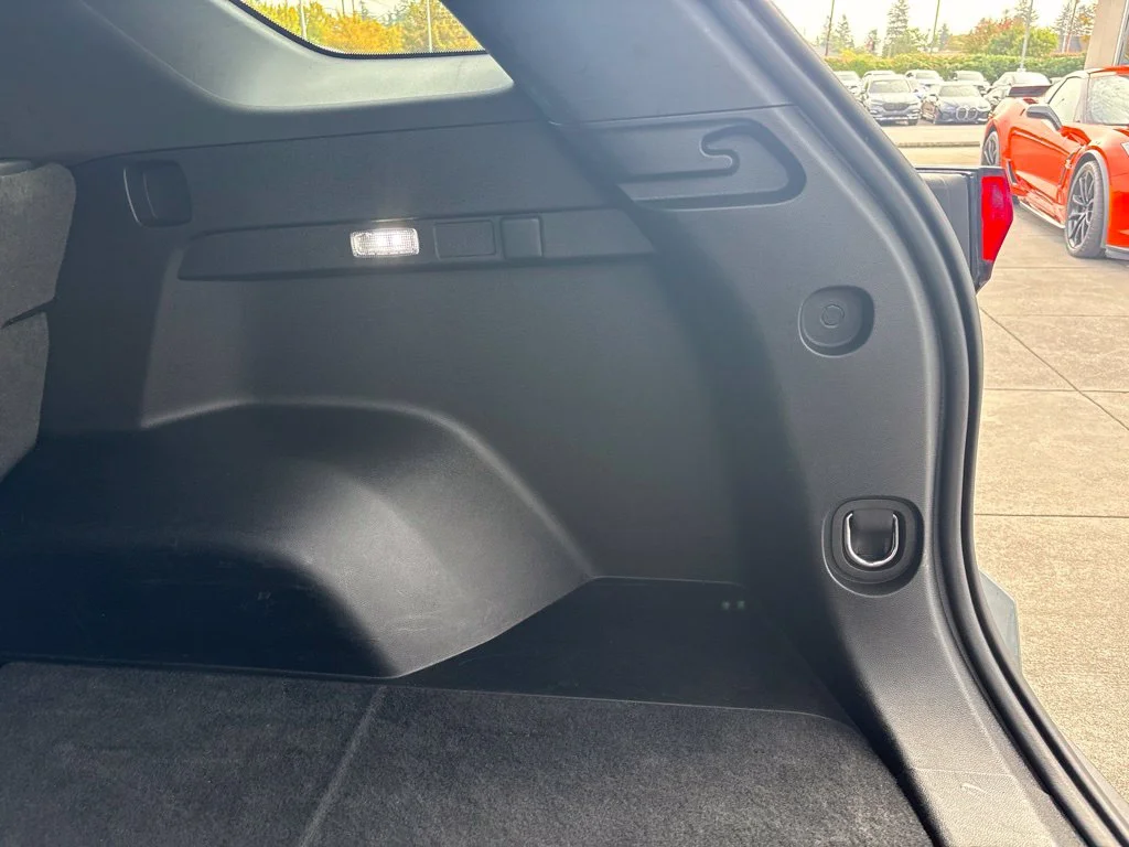 Used 2025 Silver GMC Elevation image 27