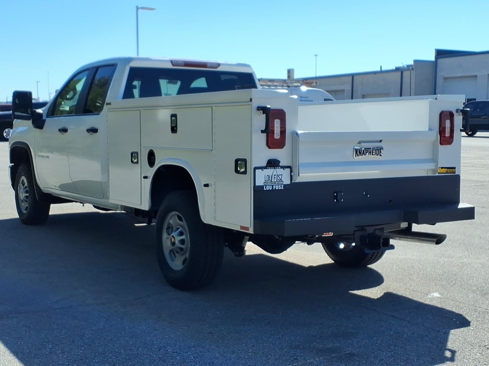 New 2026 Summit White Chevrolet WT image 4