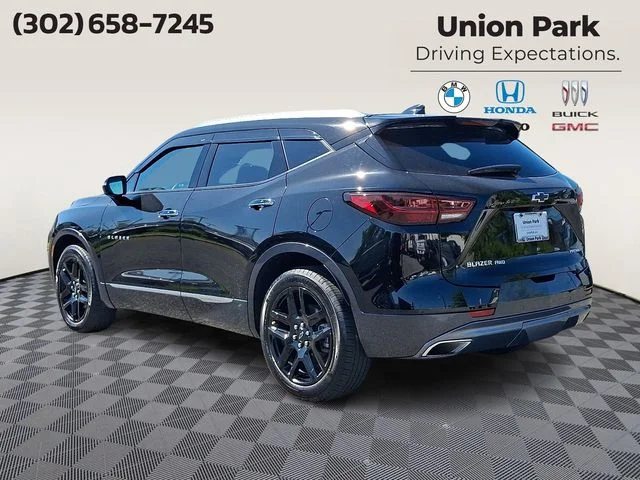 Used 2025 Black Chevrolet Premier image 6
