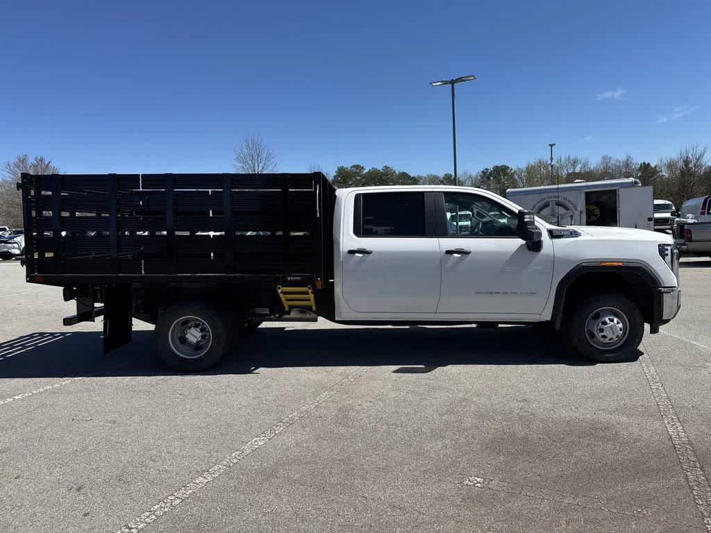 2025 GMC Sierra 3500HD Pro - Photo 21