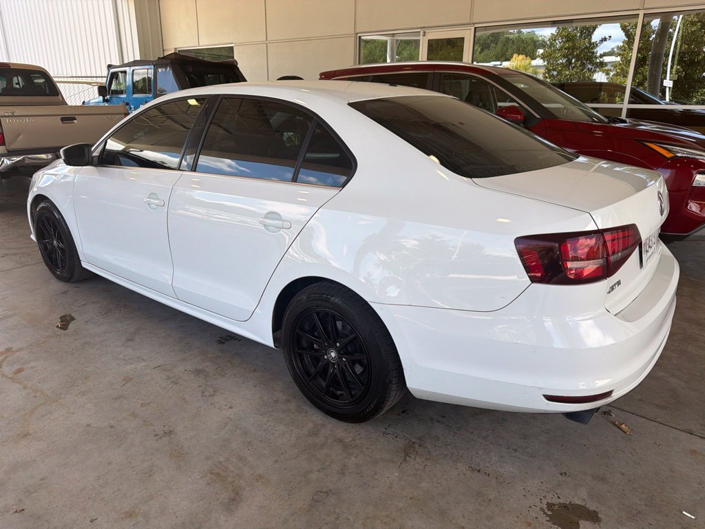 Used 2017 White Volkswagen 1.4T S image 2