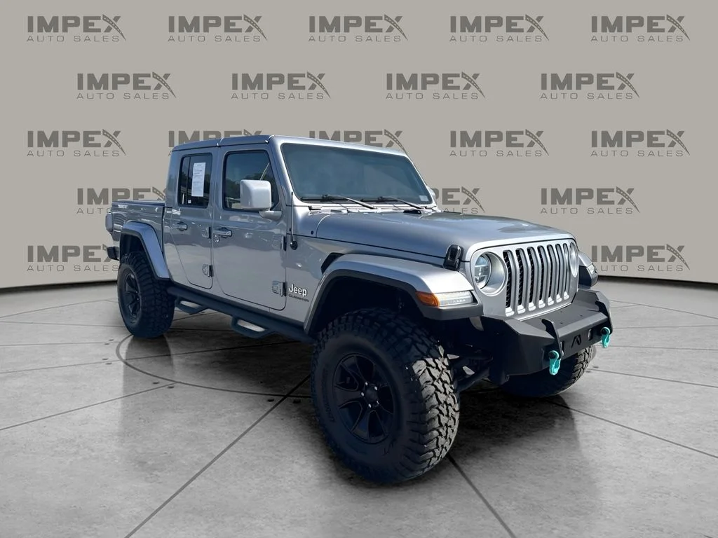 Used 2020 Silver Jeep Overland image 7