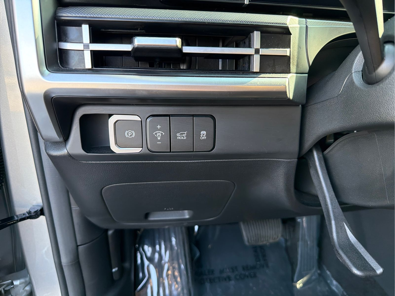 Used 2024 Silver Hyundai SE image 15
