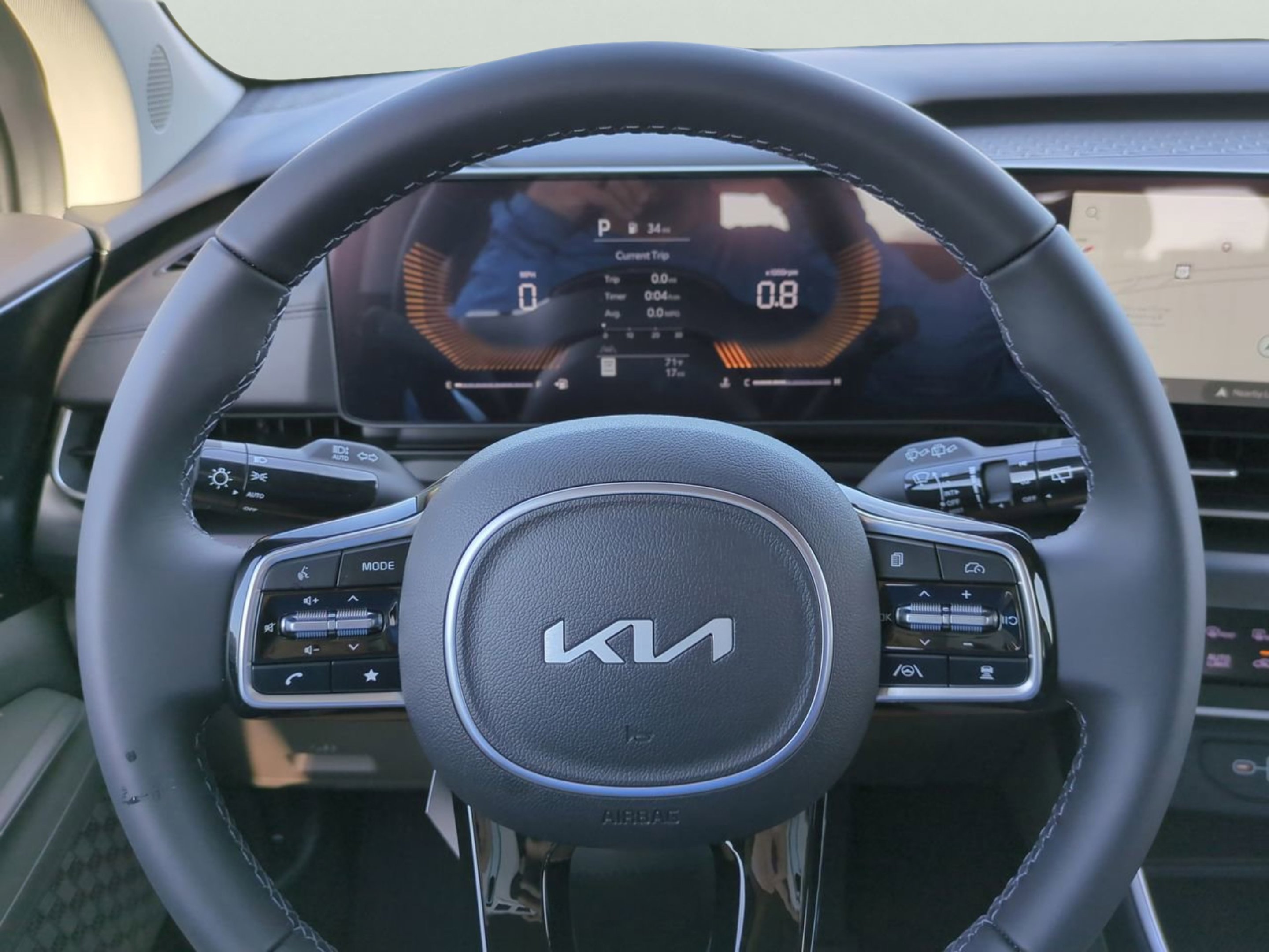 New 2026 Snow White Pearl Kia LXS image 31