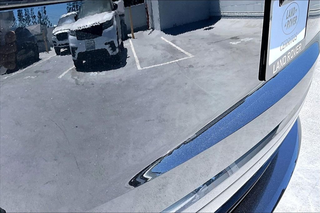 New 2026  Land Rover SE image 9