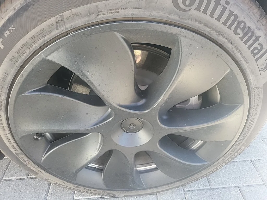 Used 2023  Tesla Long Range image 7