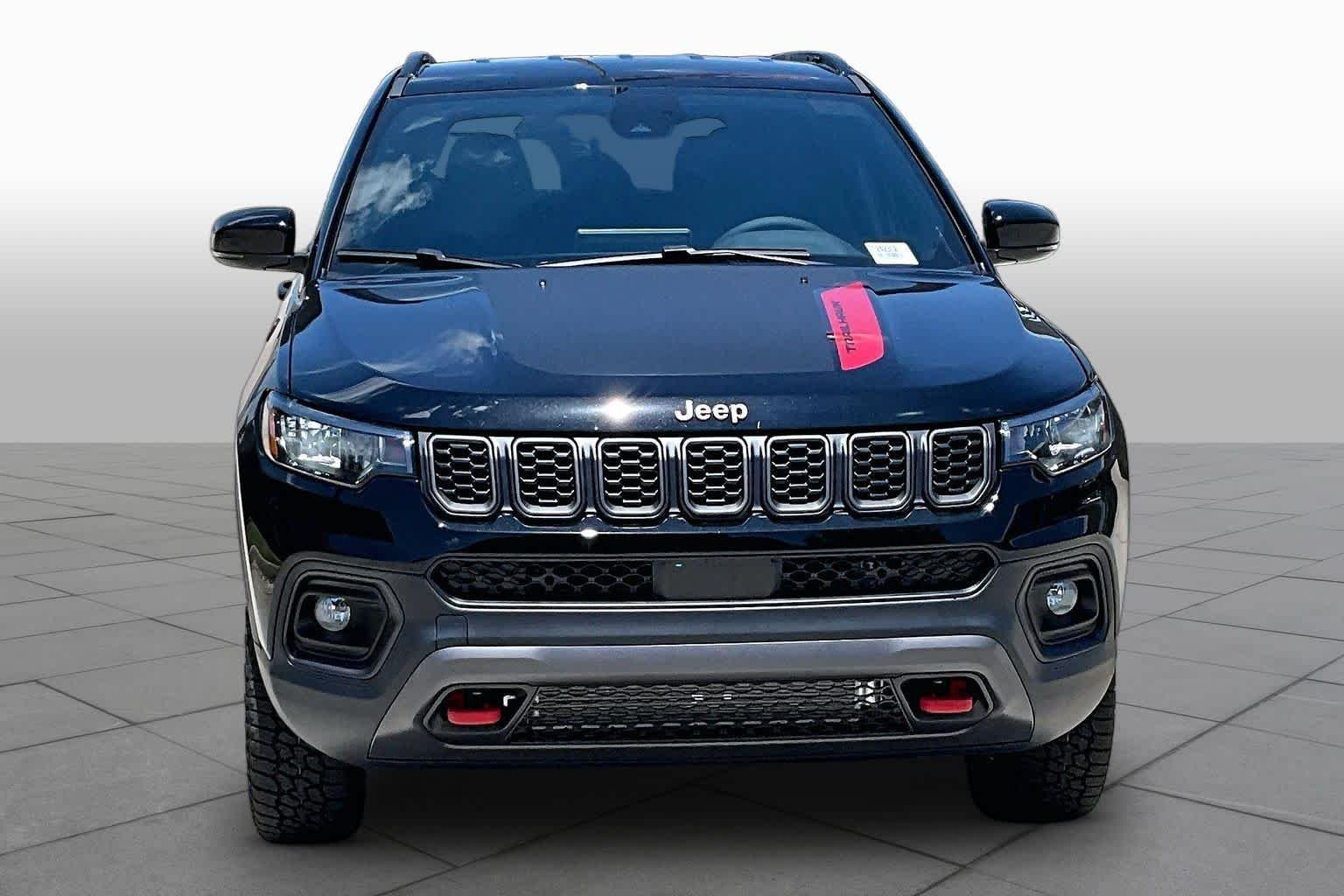 New 2026 Diamond Black Crystal Pearl-Coat Exterior Paint Jeep Trailhawk image 4