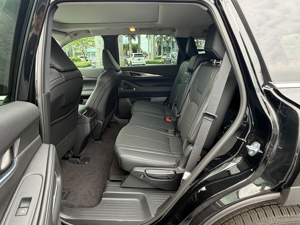 2027 INFINITI QX60 LUXE - Photo 14