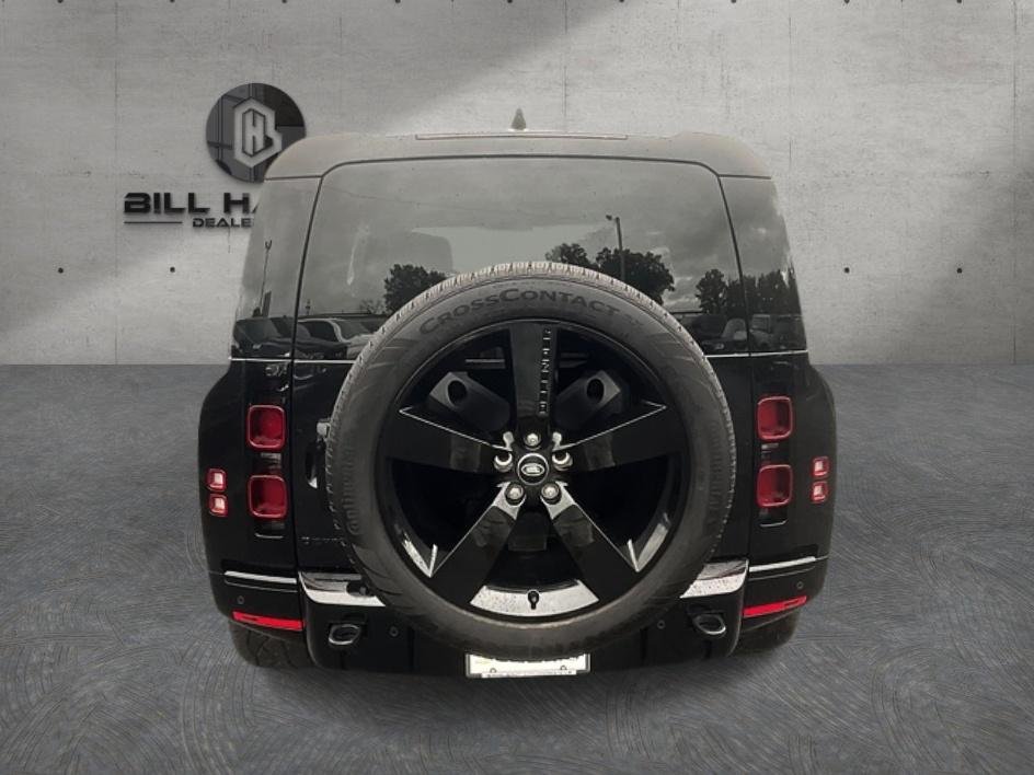 Used 2024 Black Land Rover X-Dynamic SE image 7