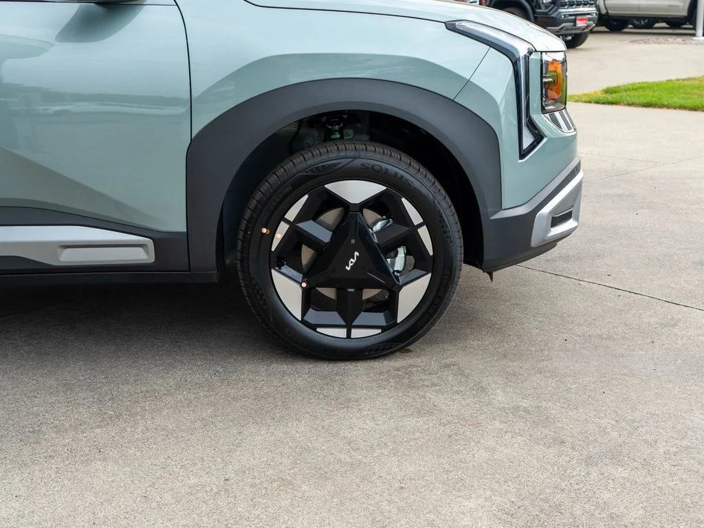 New 2027 Iceberg Green Kia EX image 33