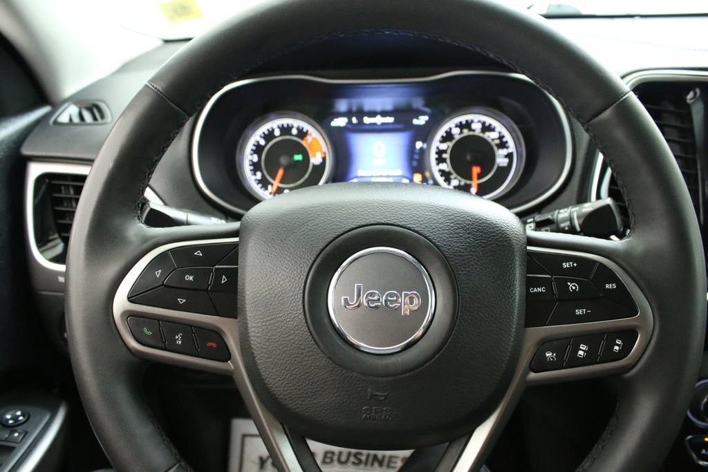 Used 2022 Gray Jeep Limited image 14