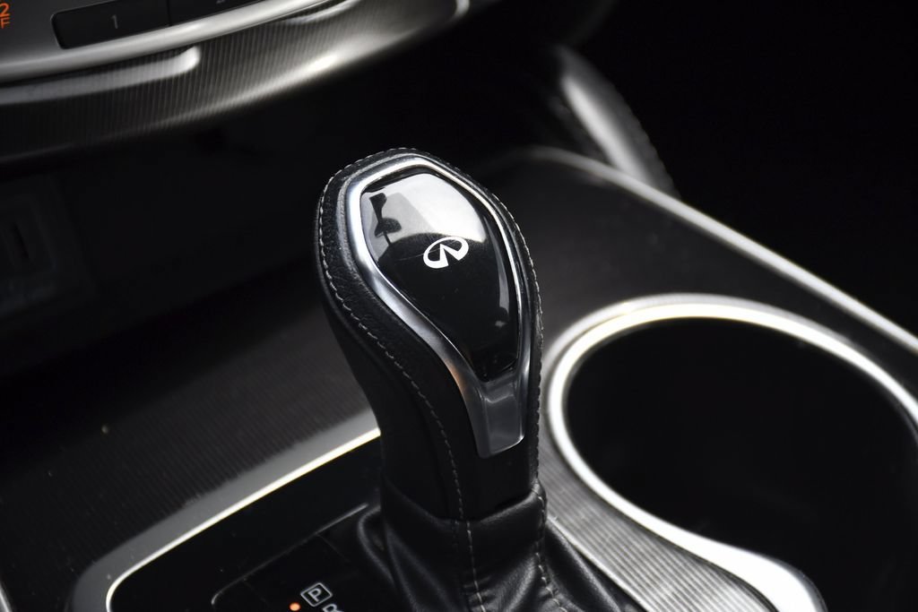 Certified Used 2019 Liquid Platinum INFINITI LUXE image 14
