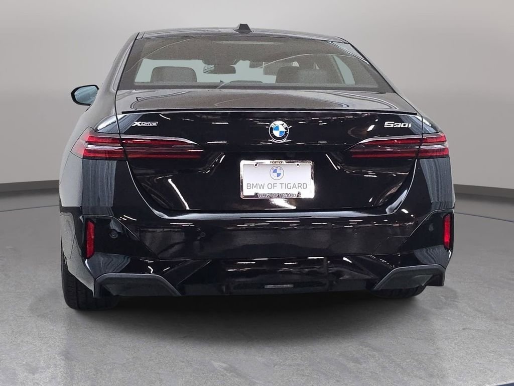 Used 2026 Black Sapphire Metallic BMW 530i xDrive image 7