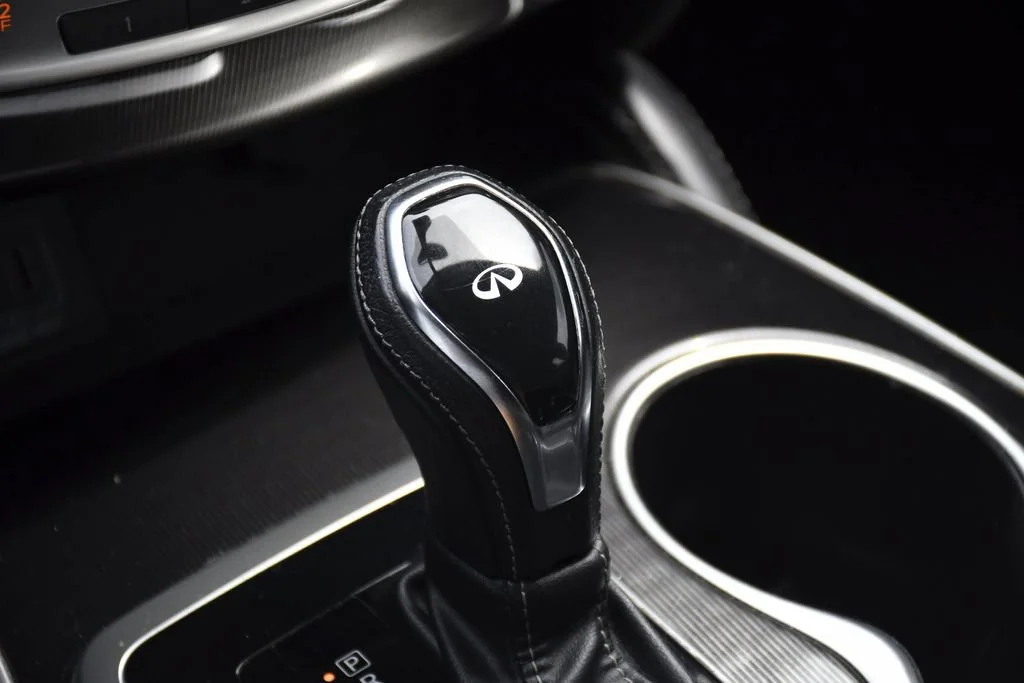 Used 2019 Liquid Platinum INFINITI LUXE image 14