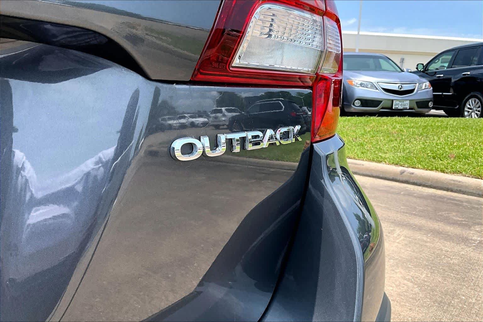 Used 2018 Magnetite Gray Metallic Subaru Premium image 31