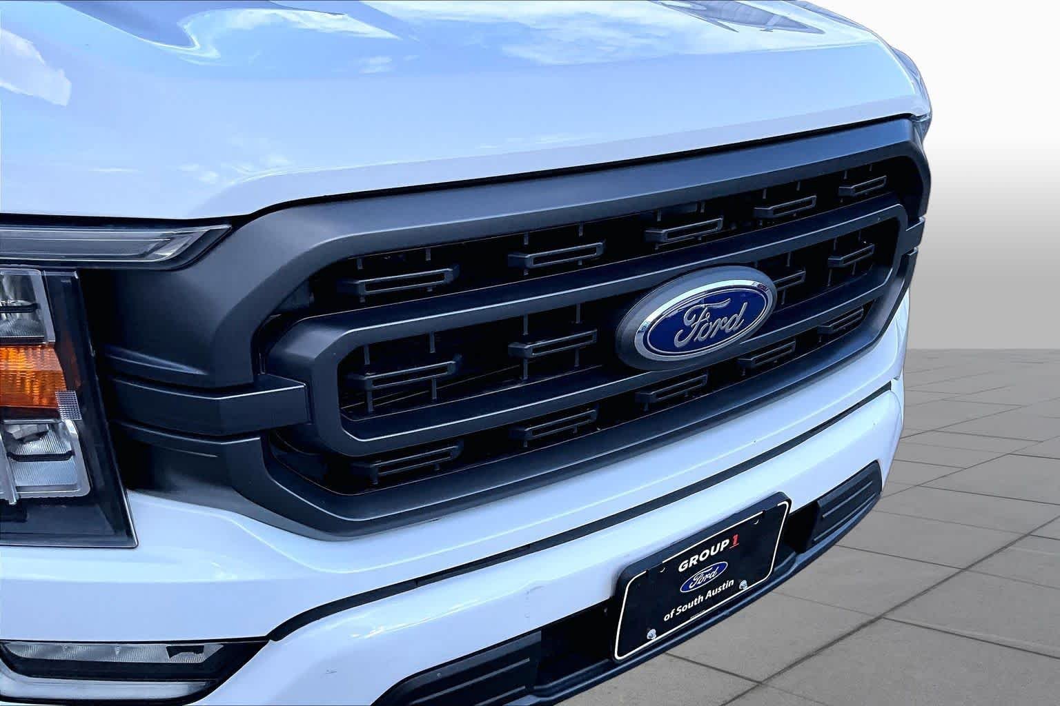 Used 2022 Oxford White Ford XLT image 32