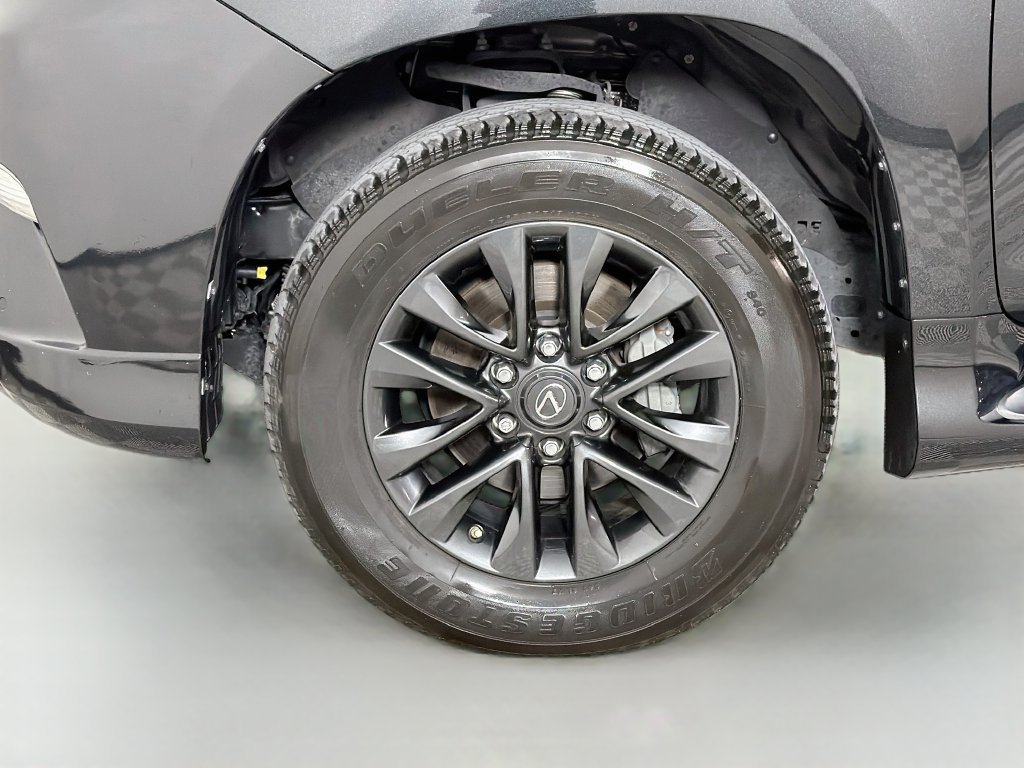 Used 2023 Black Lexus 460 image 32