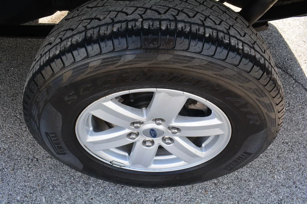 Used 2022 Silver Ford XLT image 21