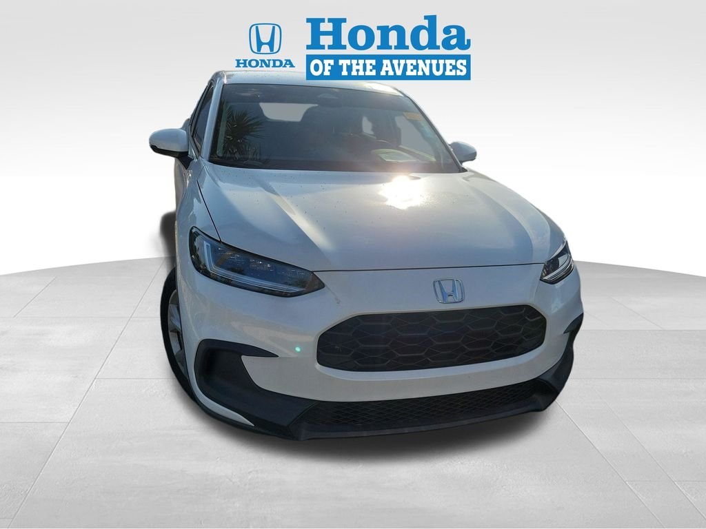 Used 2024 Platinum White Pearl Honda 5DR 2WD LX image 2